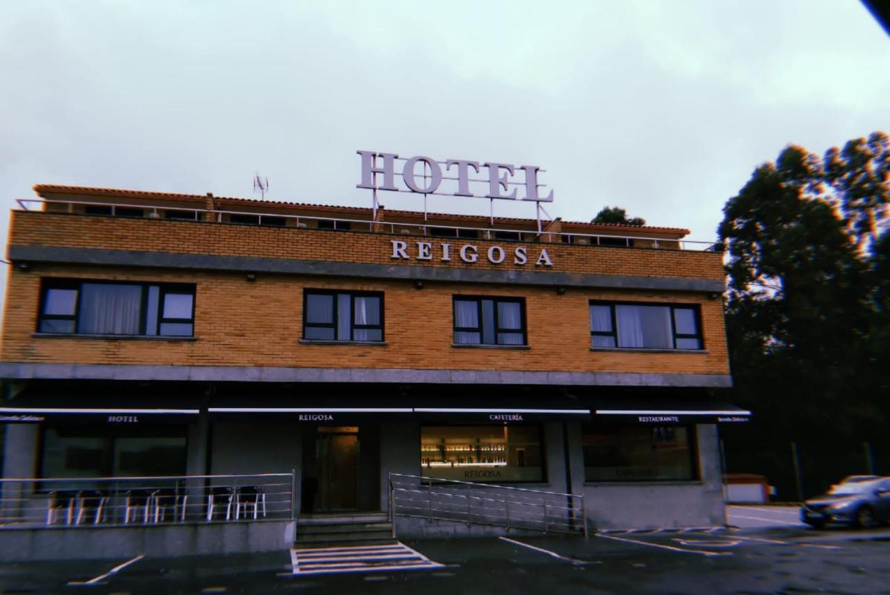 Hotel Reigosa ปอนเตเบดรา ภายนอก รูปภาพ